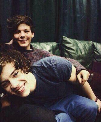 directioner 
larry