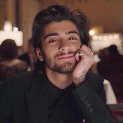 follow @96srecklesskids please, shes my friend and im trying to help her get 1k