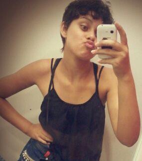 -Me seguem no Instagram , @lalarodrigues12 , me seguem tambem no Facebook, Lala Diiaas.