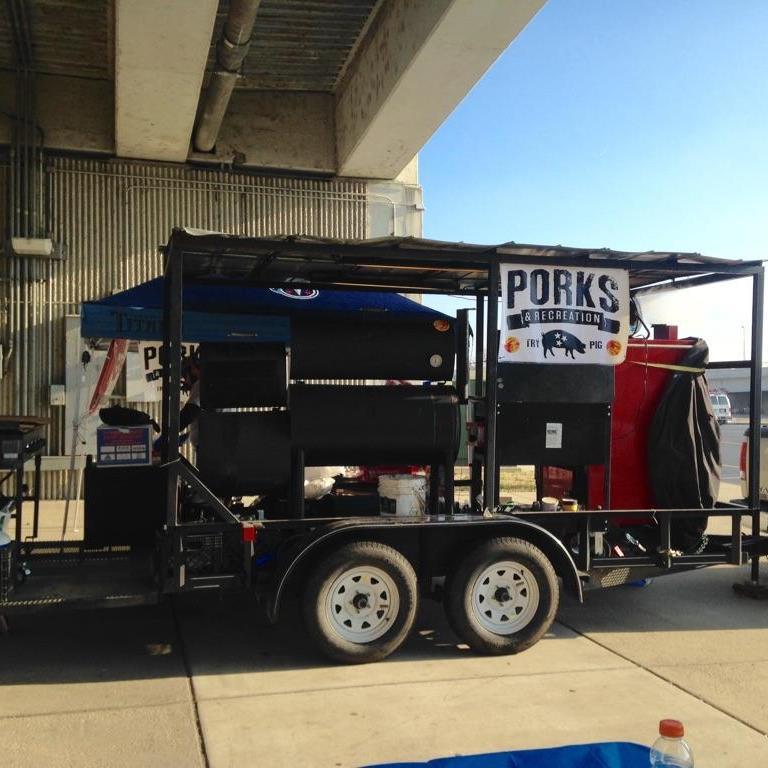 We are a TEAM of BBQ enthusiasts from Nashville TN who produce high quality food and have a good time doing it.