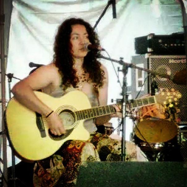 MaryLakeMusic's profile picture. Writer of words, Maker of Music, Singer of Songs...