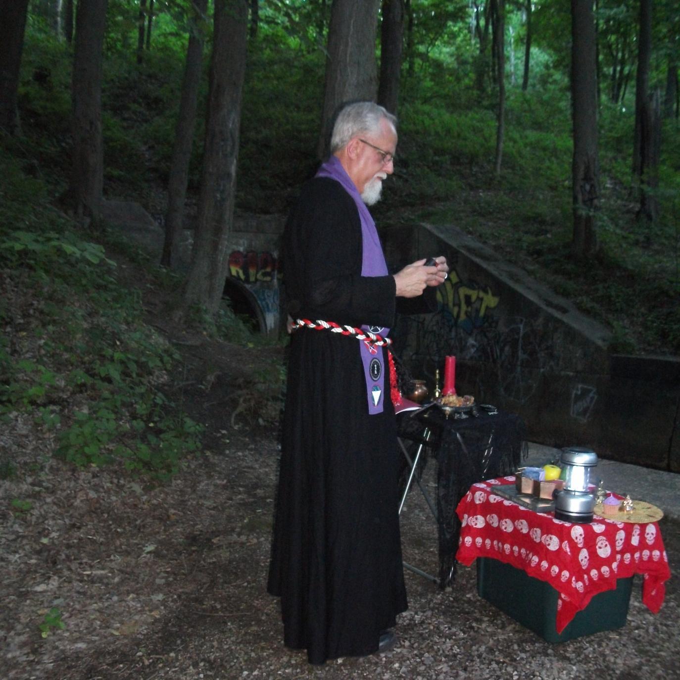 High Priest Wisdom House Circle, Retired Wedding Officiant,Reiki Master,Blogger @ https://t.co/3wawqp2UiN and host  at https://t.co/Ahdqoisn4O