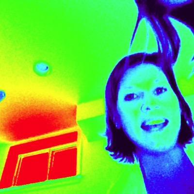 smackinnon77's profile picture. Mother of two, wife of a legal man; lover of books, Vegemite, tea, old houses and British telly.