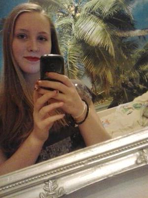 youre my best' niemand boven mijn allerbeste vriendinnetje since 2001 xxxxx @nadiashahidxxx ' ROC Leiden CS ' ♥