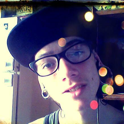 Todos en un mundo de mierda!!!!!
Y yo tratando de ser como PETER PAN!!!!(asi no muero jamas) 
La Musica Siempre Sera Nuestra Mejor Compania..