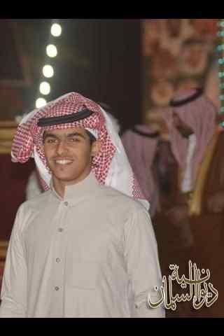 ‏يمّه رضاك بـ صوب والعالم بـ صوب و طلــّـتك عندي ما تعوّض بـ طلــّـه لو انولدت و بداخلي عشرة قلوب حبيتك بـ عشرين يا جنـّـة الله