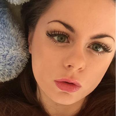 youtubers @SueRoseOfficial is my queen