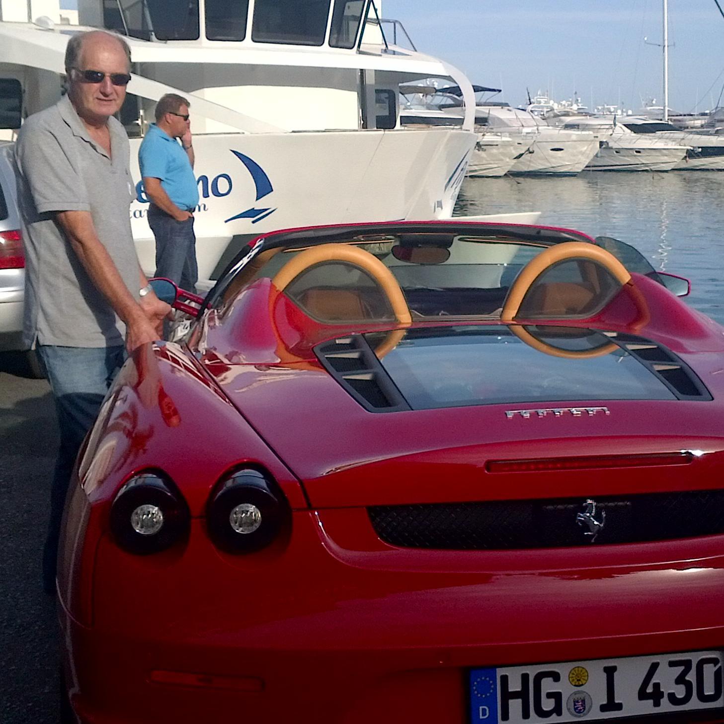 rayelliott10's profile picture. 