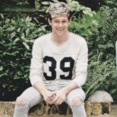 i have more followers than friends               Niall is the most cutest in the world   @rubiuhftvamps ∞        @mxhonesmile_ ❤