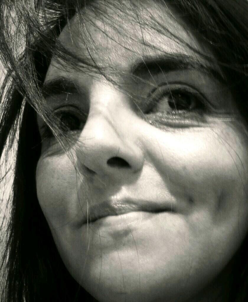 ROTOSSELLI's profile picture. MADRE - ARTISTA IGNOTA - SOÑADORA - AMANTE DE LA MAGIA QUE GENERA LA RADIO -      ME SEGUIS TE SIGO   - Caradura Locutora