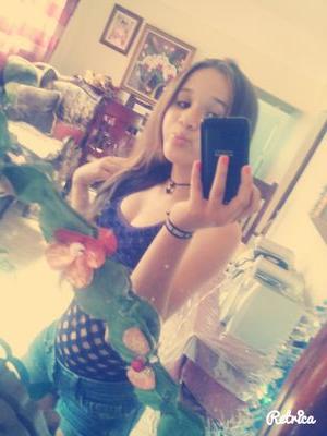 Instagram :La_rubia18

Facebook :Lorena Santos
