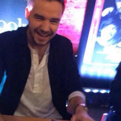 free follow from @anasfsog , dont ask for a fb bc i already gave you a free follow on fhis acc
