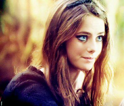 FromBeauxbaton's profile picture. Fifth year transfer from Beauxbaton. Gryffindor, Mudblood, troublemaker, prankster, unregistered Animagus. Call me Effy. [HP RP. SV. Unclaimed.]