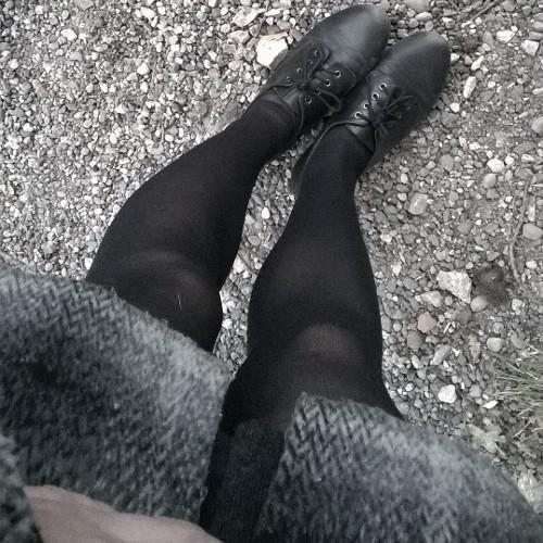 17 // diagnosed with clinical depression // self harmer // attempted suicide // trigger warning