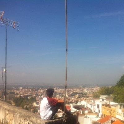 Tan despacio y tan deprisa, tan normal y tan extraño Estopa.