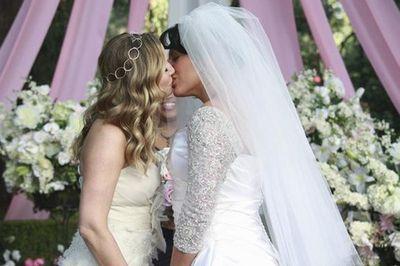 Loucamente apaixonada por Grey's Anatomy, glee, Faking It e orange is the new black.