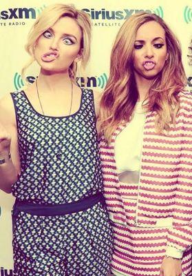 tenho biggest the best GirlBand in the world, a única GirlBand a ganhar TXF e ainda a GirlBand com os melhores vocais ...então segura o recalque