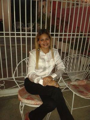 Abogada. Felizmente Casada. Enamorada de la vida :)