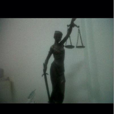 Estudiante de Derecho UCAT,defensor de los derechos humanos,amante de la democracia,opositor a morir.