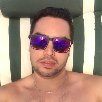 Ingeniero Estadístico de la Gloriosa Universidad de Santiago de Chile, socio fundador de Cervecería Mash.