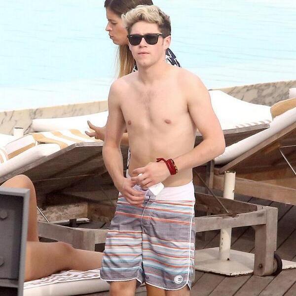 na coxa do harry 08/05/14