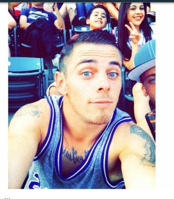 3e4399a100ed4fd's profile picture. 