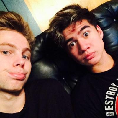 calum hood is daddy af
