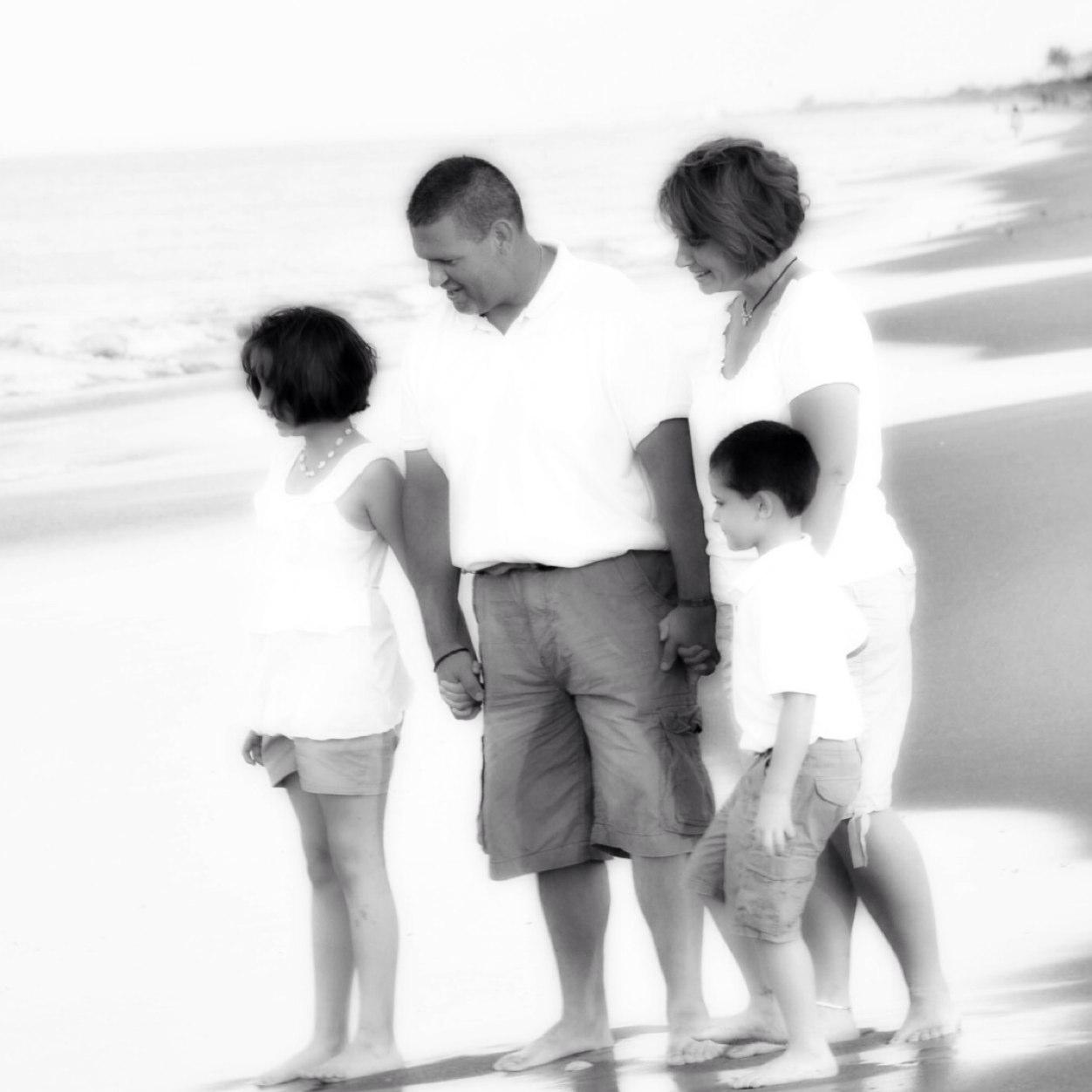 ThoennegDuane's profile picture. Saved by grace through faith! Sola Fide,Sola Christus,Sola Scriptura,Sola gratia! #imputationist  2Corinthians 5:21      Line coach for THE Normal West Wildcats