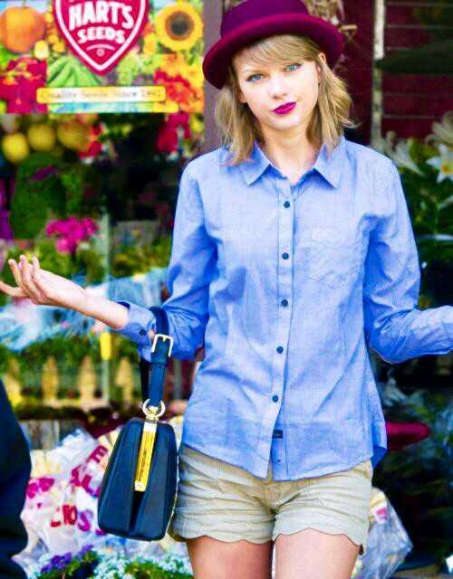 taylorswift821's profile picture. 