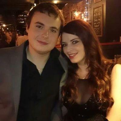 OfficialPaulG's profile picture. CEO/Founder @GillGraphics. Mentor, Tutor and Consultant. Partner & minion to @CherylDSmith88, Father to a dog, tortoise and human