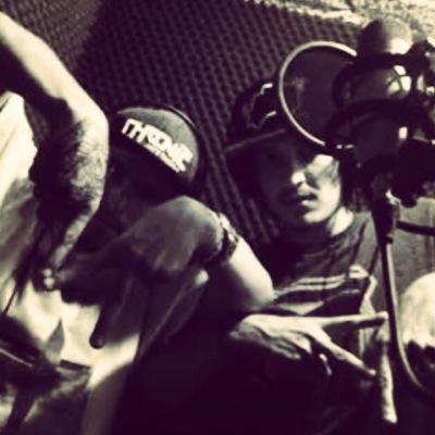 TWITTER DE DIVULGAÇÃO!!! ACOMPANHEM NO YOUTUBE: PRIMATAS RAP part. CRUCIAIS - LOCO EH POCO (PROD. SAUNESPRO) #NORTGANG - 1ºFC
