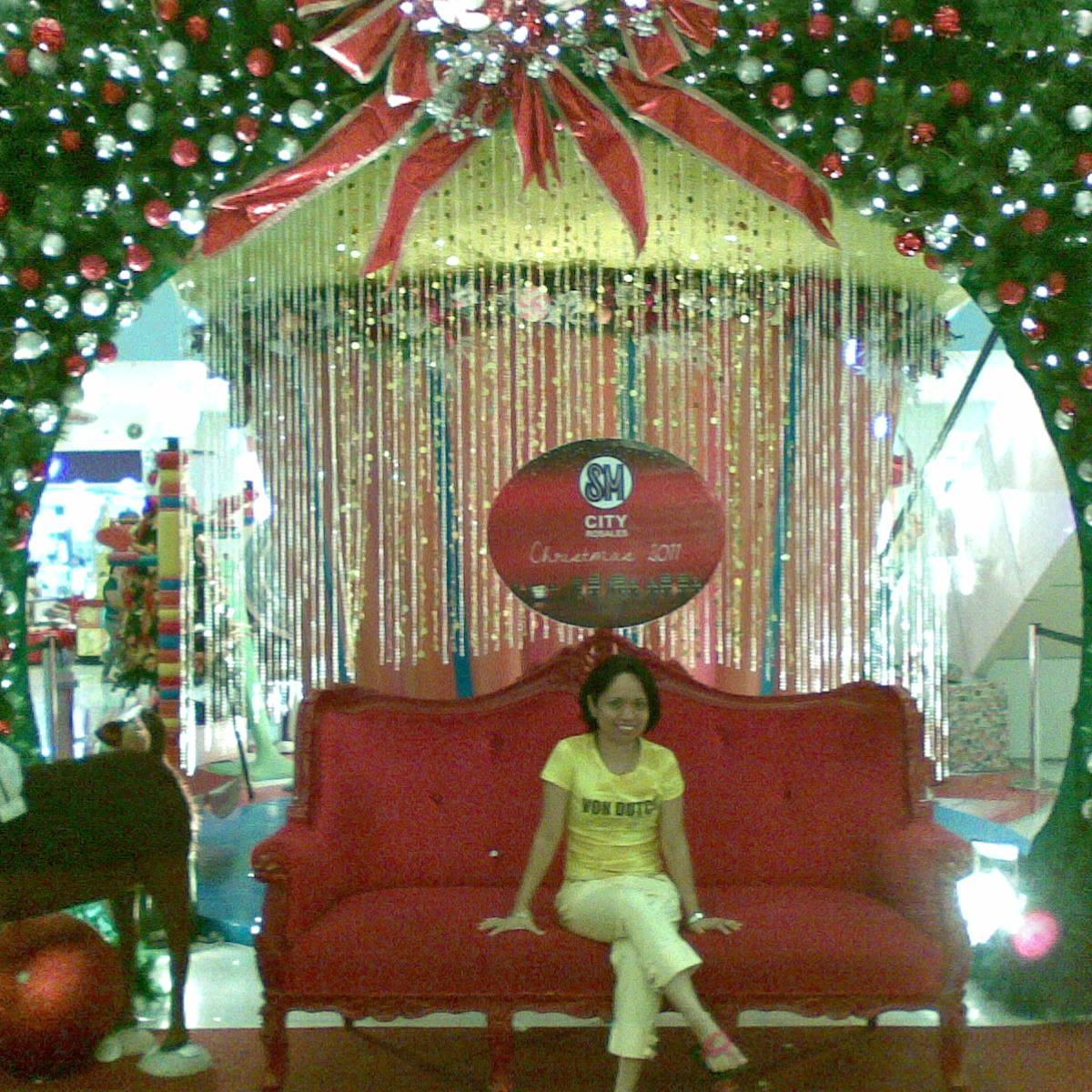 LeahSurot's profile picture. 