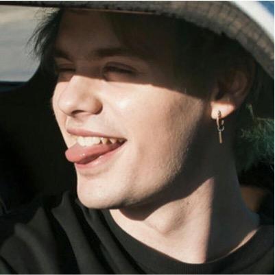 follow @punk_cliffordx