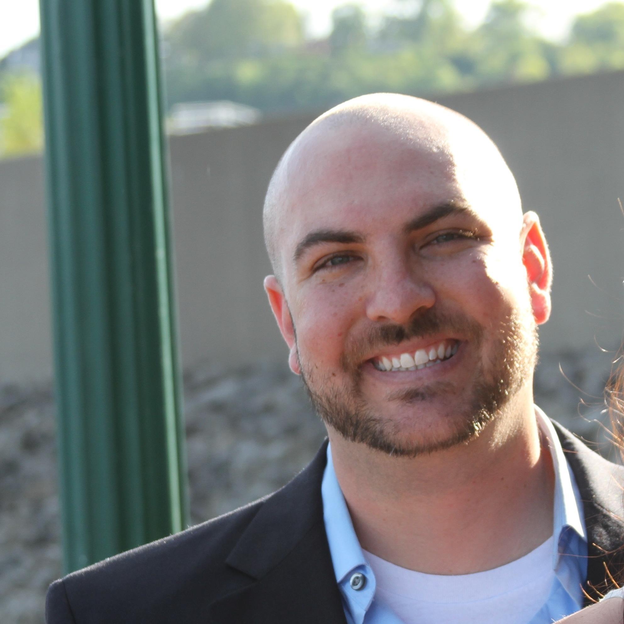Social psychologist; Prof @ Azusa Pacific U; Studies romantic relationships and personality