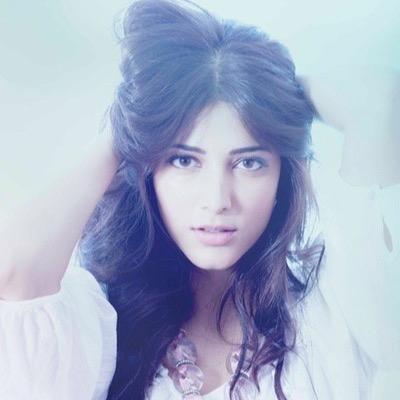Fanpage for the talented actress & singer Shruti Haasan❤️