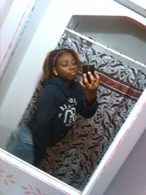 c1fc5fd401f54f9's profile picture. just beenin me