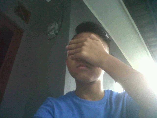 Slalu ingin ngebanggaiin orang yg di sayang termasuk ortu. TTL: Bandung,23-***-****