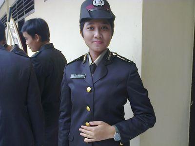 Indonesian woman police