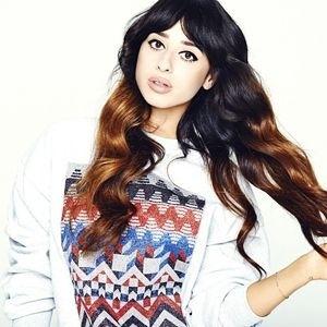 JustVixeyTheFox's profile picture. Cause you are the piece of me I wish, I didn't need. Chasing relentlessly, still fight and I don't know why. Literate #OUATRP