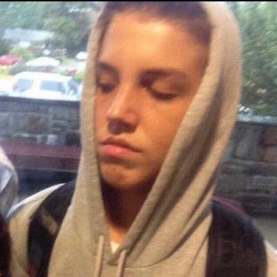 too broke to meet my heros. cam and matt are cuties. 0/Jolinsky ♡ my other twitter is @lilespinosas