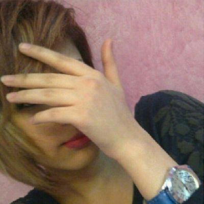 ‏‏مغروره حلوه مزيونه كلي حلا وذوق عمري ١٨ من البحرين
