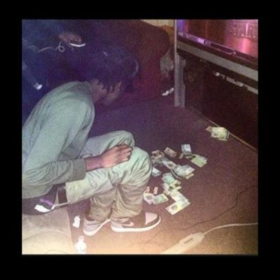 I crack myself up talk a lot of shyt so I back myself up// All AboutThe MuFuccin Shhmoney // 15 Pe$oDrive
