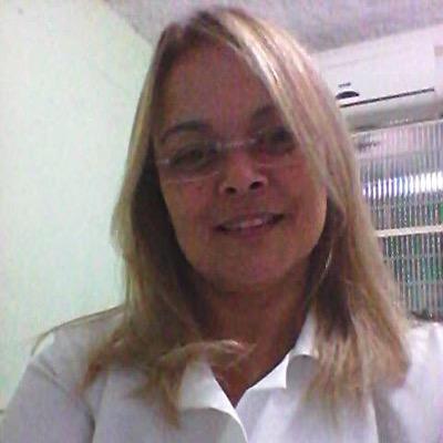 I'm physiotherapist and university professor, I like a lot of water rehabilitation. I study english and I made my twitter in enghish to leran more.