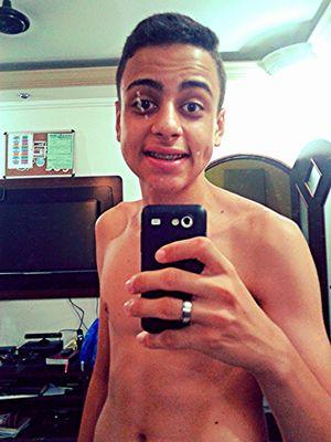 16'
20/09/98'
Guarulhos - SP
Whats: (11) 9-6525-0280
Insta: @daniiel_lucaas