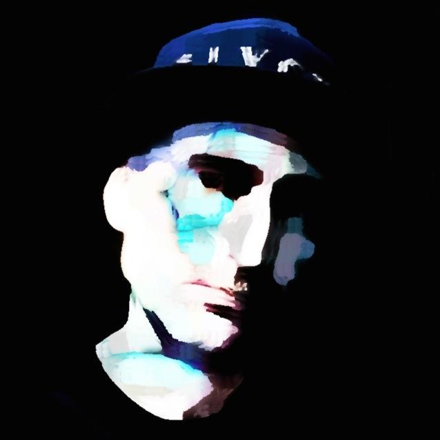 Producer / D J , aka Fringe Element . I LIKE BASS , A lot . D A DBL Z because everyone i know calls me Dazz . Need synthesisers BASS N BEATS