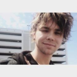 i gave you a free follow so follow my main acc @sleepybws :))