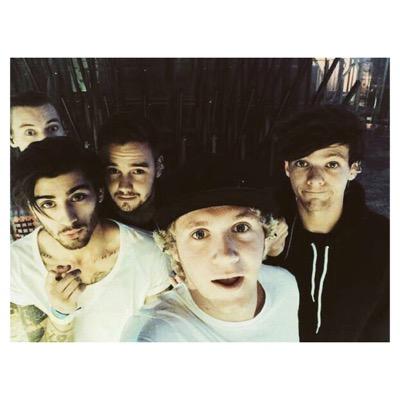 enjoy these One Direction wallpapers • requests can be made through tweet or our ask below