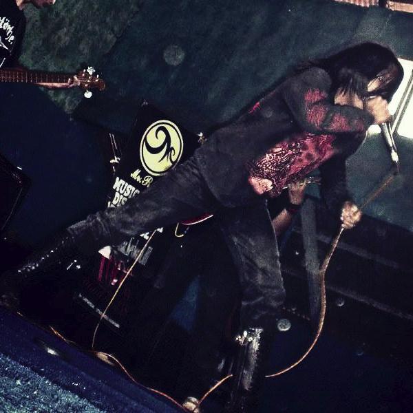 musik metal adalah impian saya dari kecil semakin...lama saya hidup di metal semakin menambah pengalaman saya salam \m/