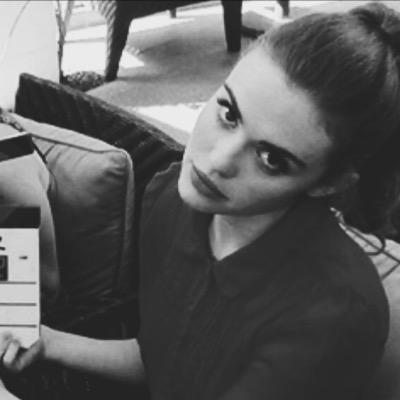 Cause darling I'm a nightmare dressed like a daydream.