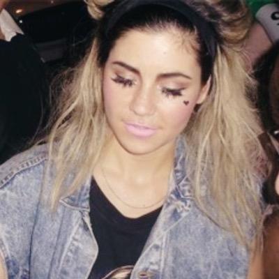 follow @outsiderzarry